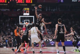 POLUVREME - Zvezda igra očajno, ali je dobro prošla - Bajern na +7